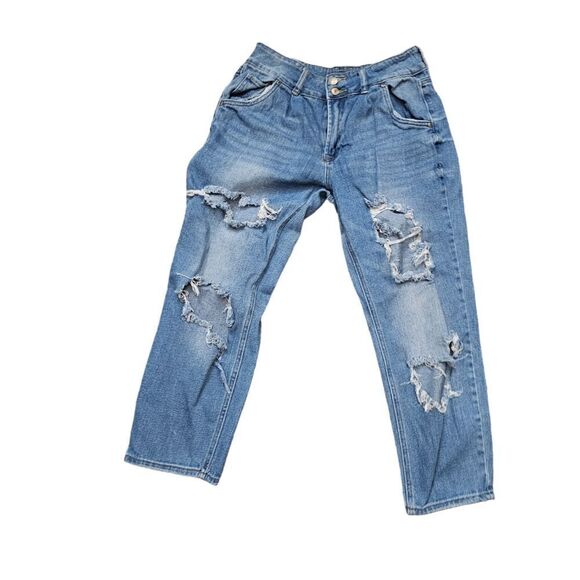 Women's ALMOST FAMOUS Distressed Straight Jeans Size 5 - Picture 1 of 4
